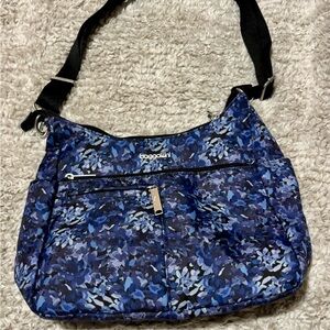 Baggallini Camo Blue Crossbody Bag (NWOT)